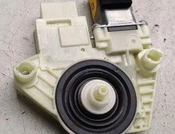 VOLKSWAGEN Passat B7 (2010-2015) Aizmugurējo kreiso durvju loga pacēlāja motorīts 5q4959812E 30532544