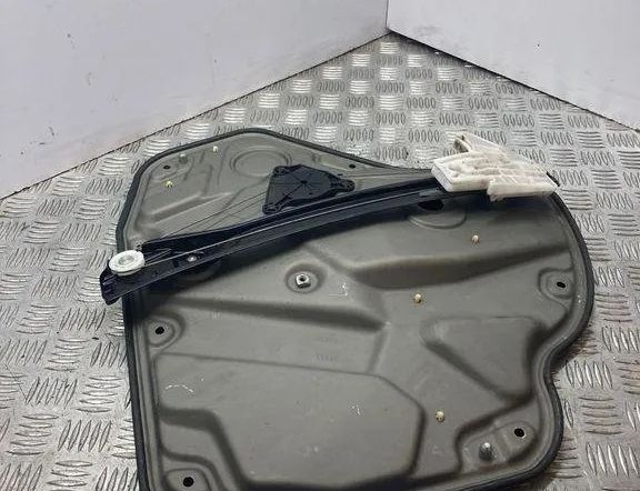 SKODA Octavia 2 generation (2004-2013) Стеклоподъемник задней правой двери 1Z0839656C 30537961