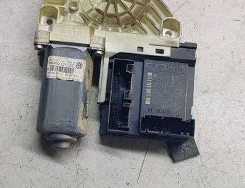 VOLKSWAGEN Passat B6 (2005-2010) Priekšējo kreiso durvju logu pacēlāja motorīts 1k0959702ac 30538438