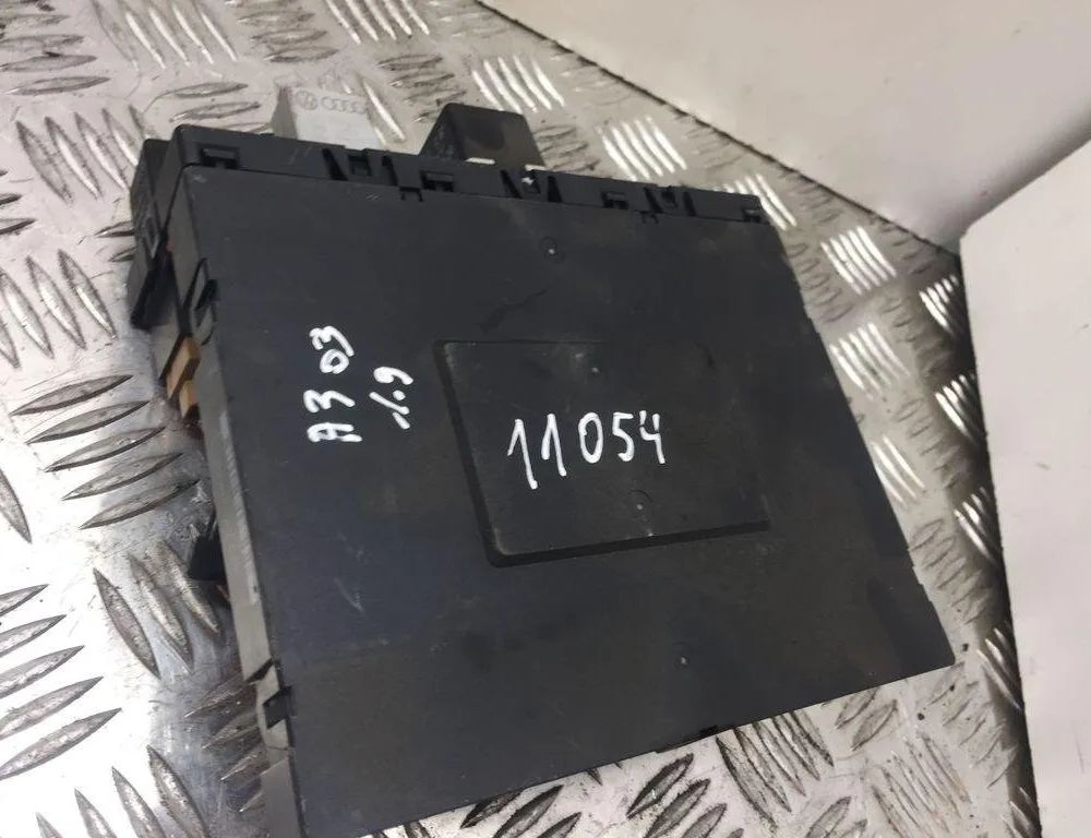 AUDI A3 8P (2003-2013) Comfort Control Unit 8P0907279 30540159