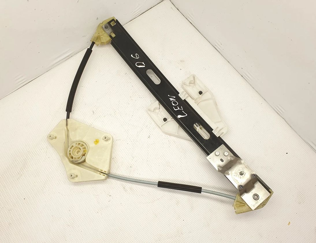 SEAT Leon 3 generation (2012-2020) Стеклоподъемник задней правой двери 5F4839462C 12744039