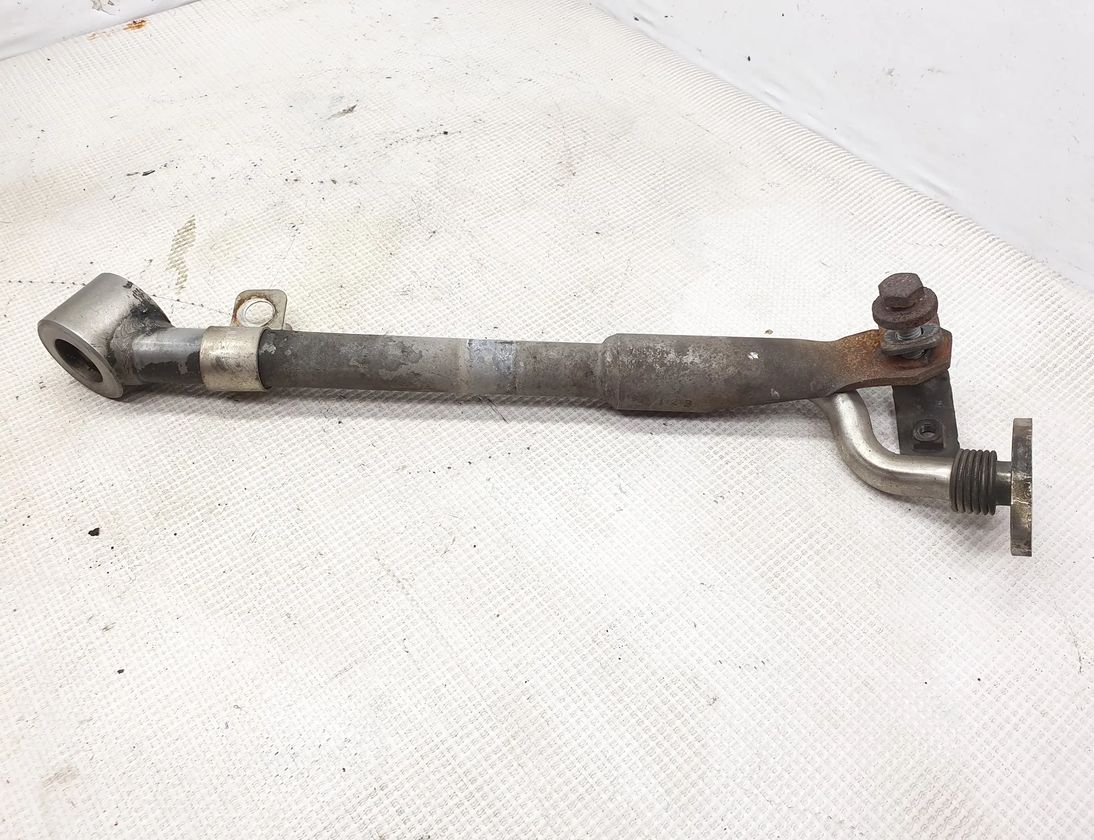 VOLKSWAGEN Passat B7 (2010-2015) Трубка смазки турбины 03L145535A 14733469