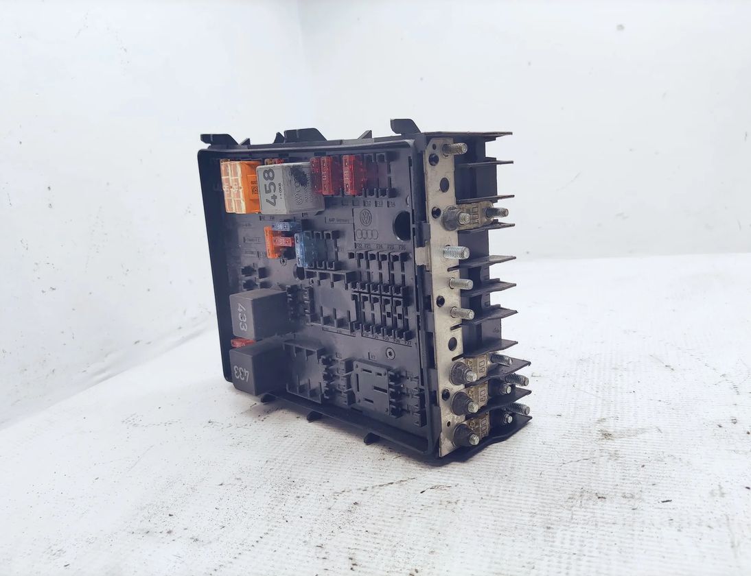 VOLKSWAGEN Touran 1 generation (2003-2015) Блок предохранителей 1K0937124,01394932,013949631 14929759