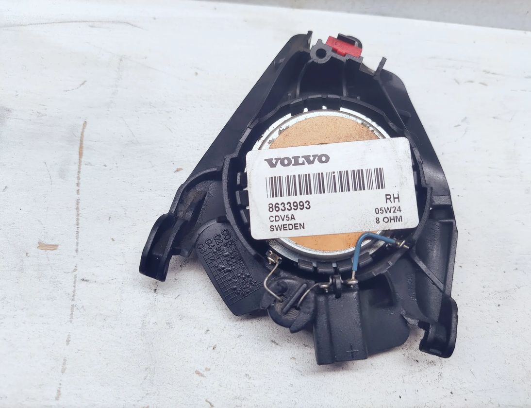 VOLVO V70 2 generation (2000-2008) Aizmugurējo kreiso durvju skaļrunis 8633993 15033139