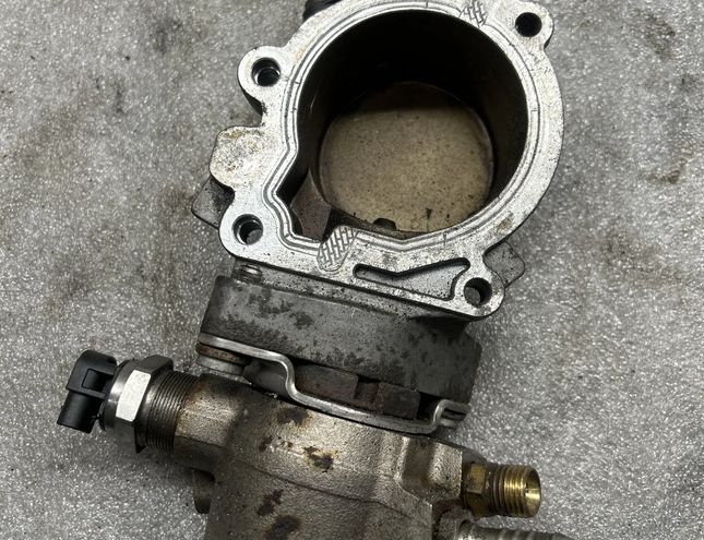 AUDI A4 B8/8K (2011-2016) Топливный насос 06E103535A 23247470