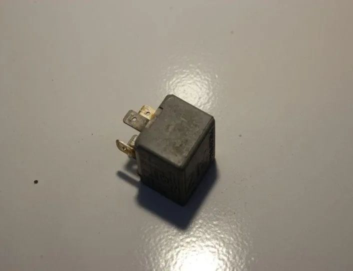 VOLKSWAGEN Passat B5 (1996-2005) Relejs 443951253K,899512000 27160466