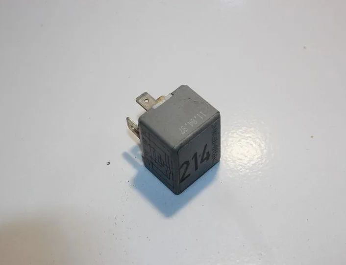 VOLKSWAGEN Passat B5 (1996-2005) Relays 443951253K 27160481