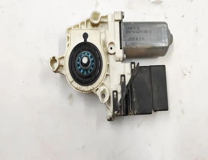 VOLKSWAGEN Jetta 5 generation (2005-2011) Rear Right Door Window Control Motor 1K5839401B,997756102 27174336