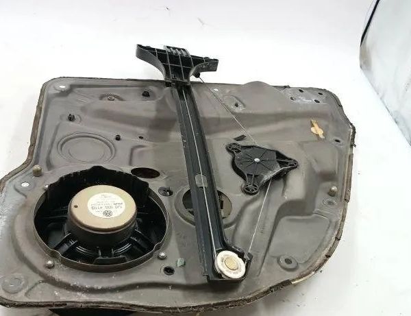 VOLKSWAGEN Bora 1 generation (1998-2005) Aizmugurējo kreiso durvju logu pacēlājs 1J5839755E 31480172