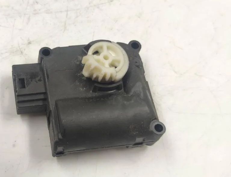 AUDI A6 C6/4F (2004-2011) Interior Heater Flap Motor Actuator 0132801359,CZ1168803141 31487373