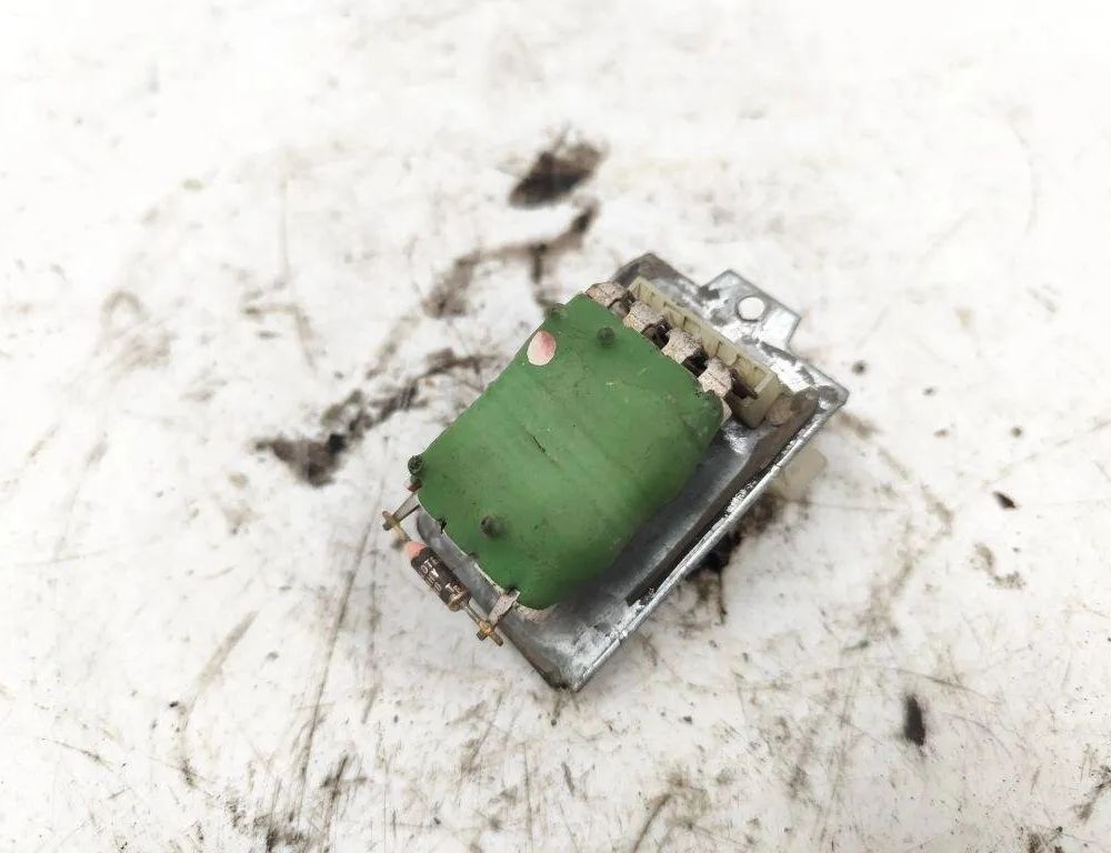 VOLKSWAGEN Passat B7 (2010-2015) Реле вентилятора печки салона 701959263A 31489372