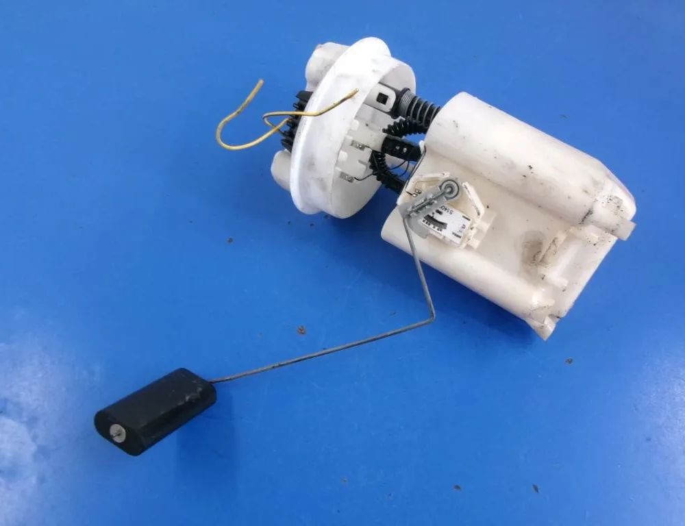 VOLVO V40 1 generation (1996-2004) Fuel Pump 30617359 31571503