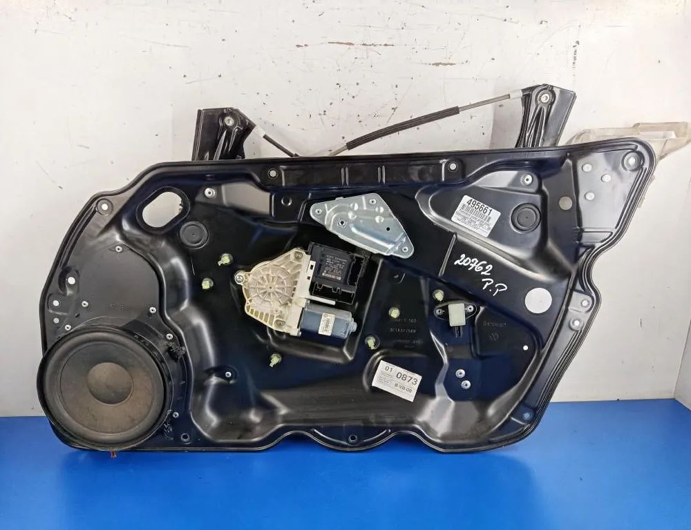 VOLKSWAGEN Passat CC 1 generation (2008-2017) Priekšējo labo durvju logu pacēlājs 3C1837756K 32691439