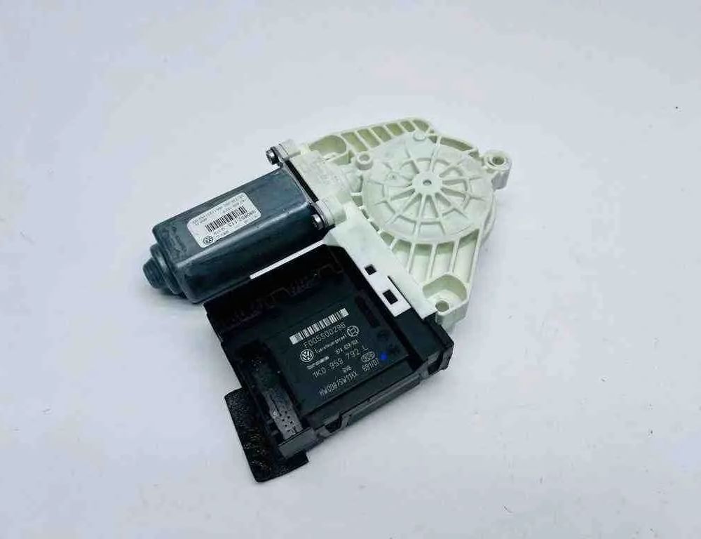 VOLKSWAGEN Passat B7 (2010-2015) Front Left Door Window Regulator Motor F005S00296,1K0959792L,974629103 32735000