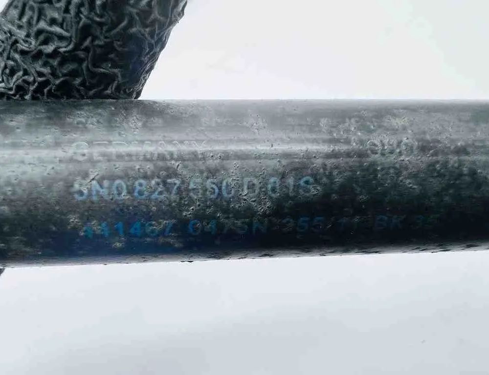 VOLKSWAGEN Tiguan 1 generation (2007-2017) Aizmugurējā bagāžnieka amartizātors labajā pusē 5N0827550D 32736073