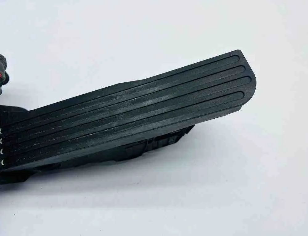 VOLKSWAGEN Tiguan 1 generation (2007-2017) Throttle Pedal 65101011 32736170