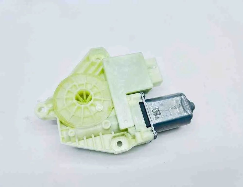 VOLKSWAGEN Passat B7 (2010-2015) Маторчик стеклоподъемника задней правой двери 1500200855,5Q4959811E,A75517110 32736487