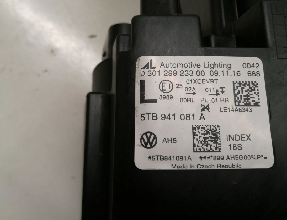 VOLKSWAGEN Touran 3 generation (2015-2023) Front Left Headlight 5TB941081A 13521218