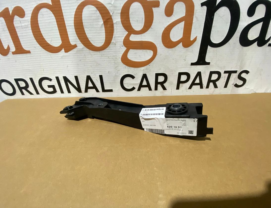 MERCEDES-BENZ GLE W167 (2019-2024) Labās puses luktura kronšteina stiprinājums A1676201601 32974382