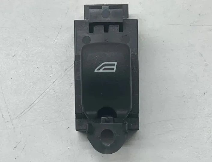 VOLVO V40 Cross Country 1 generation (2012-2020) Priekšējo kreiso durvju logu pacēlāja slēdži 31394840,14W345 27241835