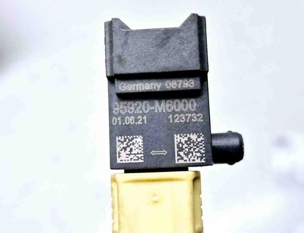 HYUNDAI Tucson 4 generation (2020-2023) Rear Left Crash  Sensor 95920M6000 32682187