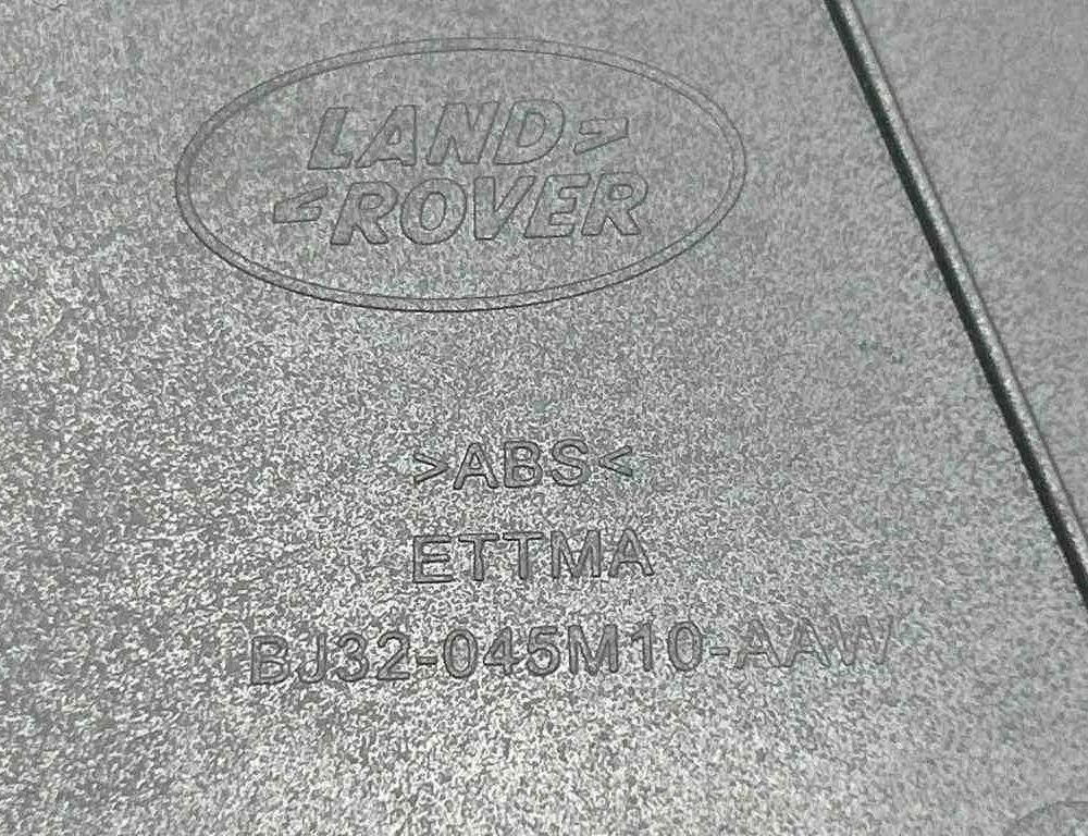 LAND ROVER Range Rover Evoque L538 (1 gen) (2011-2020) Centrālās konsoles apdare BJ32045M10AAW 32682916