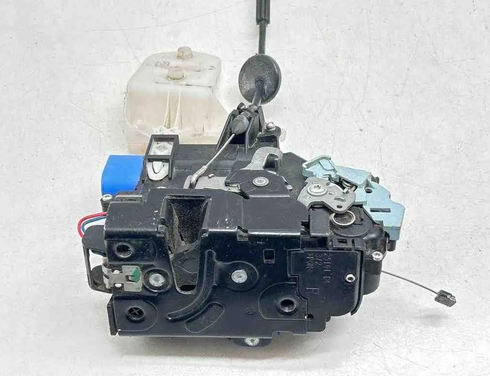 VOLKSWAGEN Caddy 3 generation (2004-2015) Priekšējo labo durvju slēdzene 3D2837016AB,A04211P 32683229