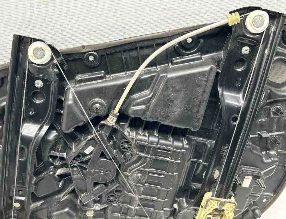 VOLVO S90 2 generation (2016-2023) Priekšējo kreiso durvju logu pacēlājs 170615,A030717,966268103,31674755 32683331