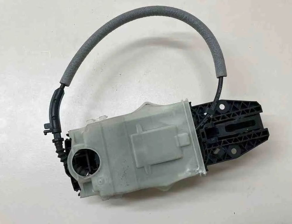 SKODA Octavia 3 generation (2013-2020) Kreisās puses bīdāmo durvju ārējais rokturis 5E0837349A 32684583