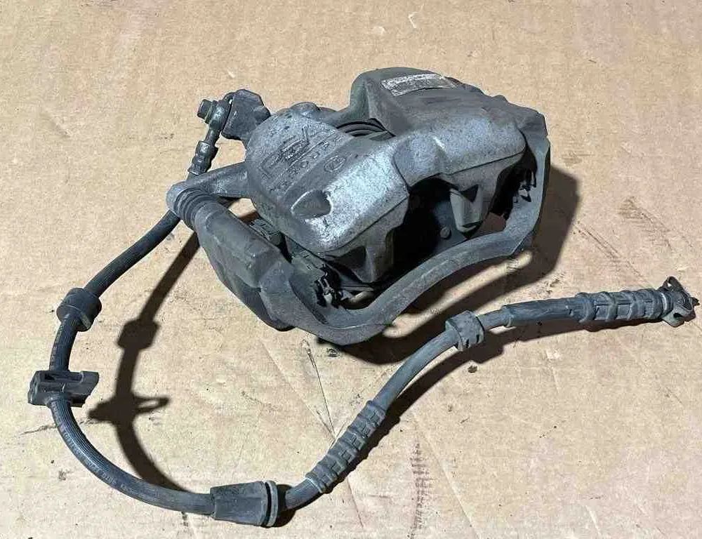 PEUGEOT 5008 2 generation (2017-2020) Priekšējais labais bremžu suports 1623162180 32686445