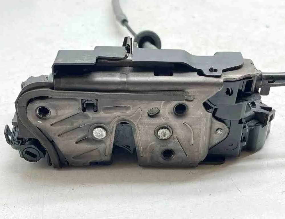 VOLKSWAGEN Caddy 3 generation (2004-2015) Priekšējo labo durvju slēdzene A046465,5TB837016A 32686875