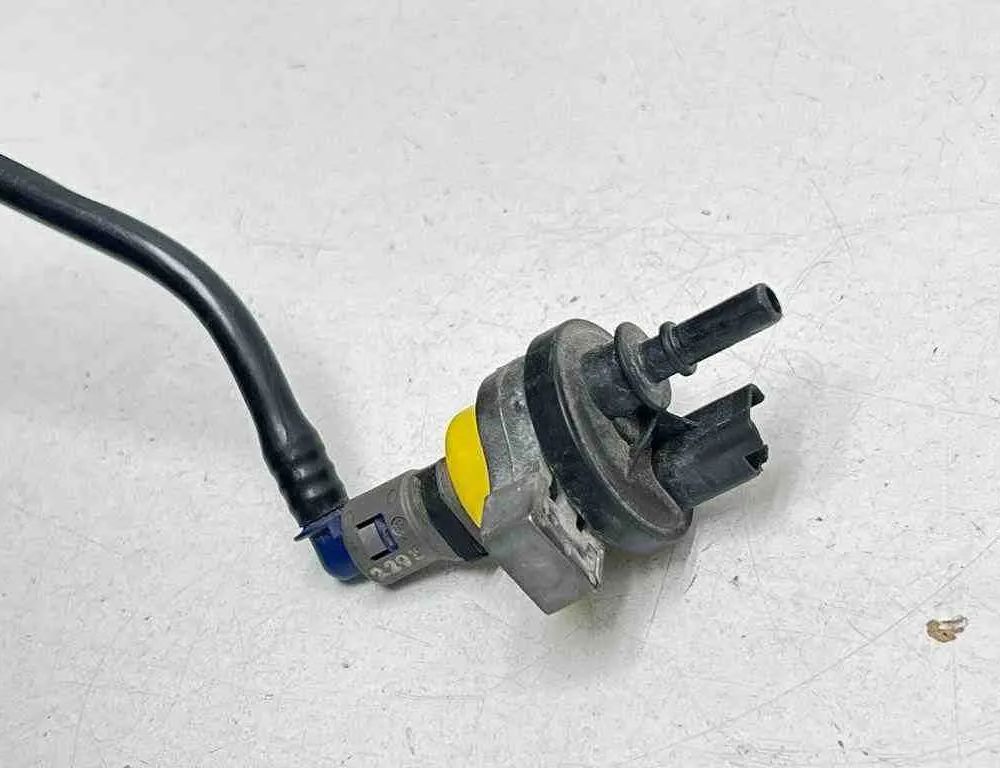 NISSAN Qashqai 2 generation (2013-2023) Vacuum Valve V29122964,STU1206080 32688171