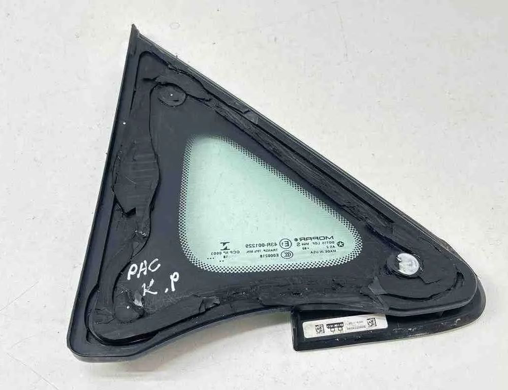 CHRYSLER Pacifica 2 generation (RU) (2016-2023) Priekšējais kreisais durvju stikls E000218,68227745AE,43R001229 32691461