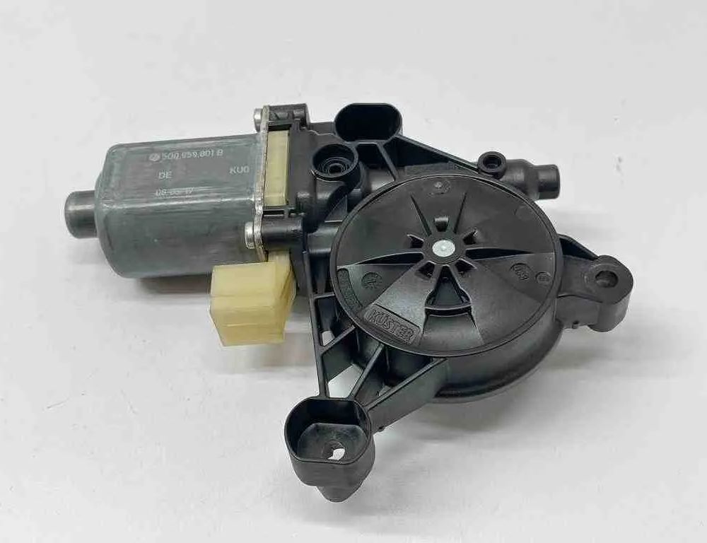 PORSCHE Macan 1 generation (2013-2023) Маторчик стеклоподъемника передней левой двери 068347,5Q0959801B 32694512