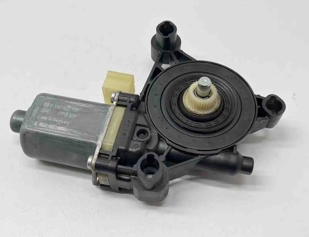 PORSCHE Macan 1 generation (2013-2023) Маторчик стеклоподъемника передней левой двери 068347,5Q0959801B 32694512