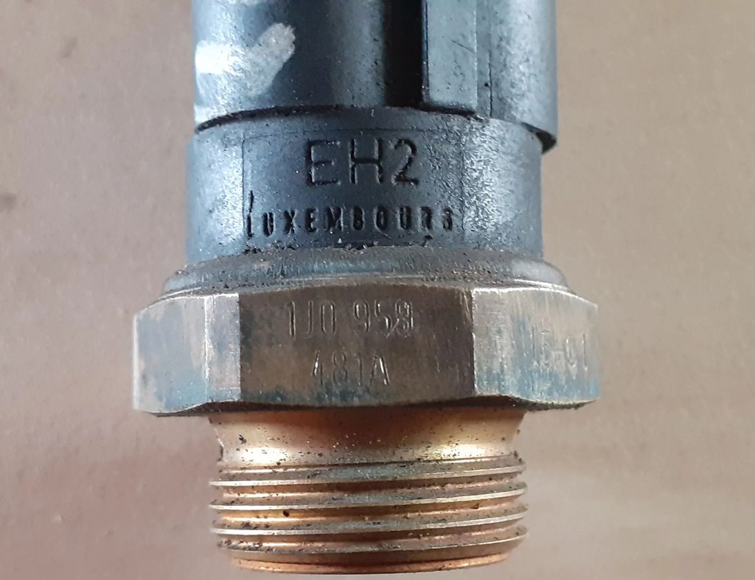 VOLKSWAGEN Golf 4 generation (1997-2006) Датчик температуры охлаждающей жидкости 1J0959481A 11343210