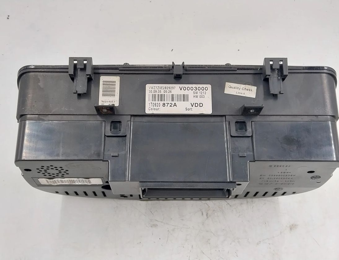 VOLKSWAGEN Touran 1 generation (2003-2015) Speedometer 1T0920872A,A2C53023102,A2C53025660,V0003000 27960369