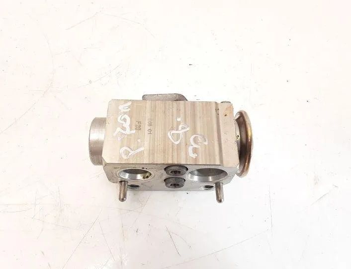 BMW 1 Series E81/E82/E87/E88 (2004-2013) Air conditioner expansion valve 64119182512,9182512 20728241