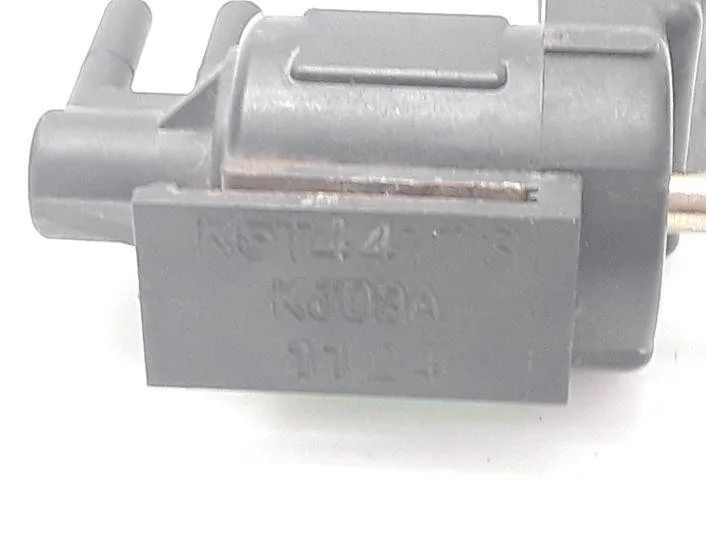 MAZDA 626 GF (1997-2002) Solenoid Valve K5T44173,1124 20748734