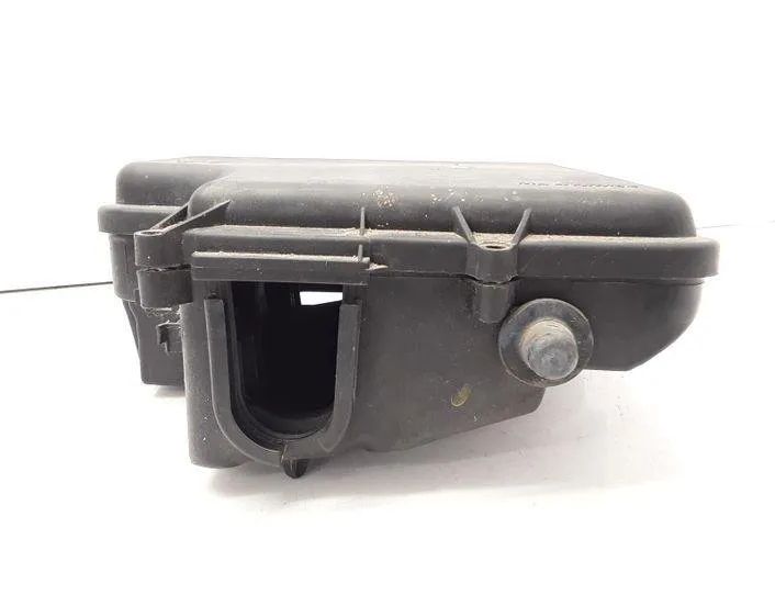 VOLKSWAGEN Passat Variant 1 generation (2010-2024) Крышка блока предохранителей 8D1907613,8D1907613A,8D1907355B 20749925