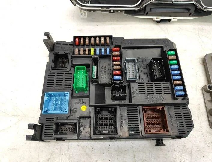 PEUGEOT 208 Peugeot 208 (2012-2015) Комплект зажигания 0281030546,9807885980,9674001080 20763995