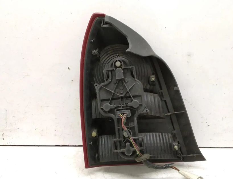 NISSAN Primera P12 (2001-2008) Rear Right Taillight Lamp 26550AU300 29087548