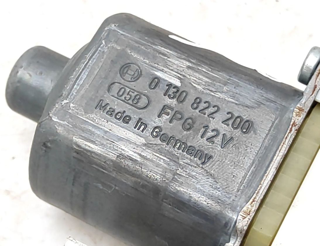 PEUGEOT 407 1 generation (2004-2010) Маторчик стеклоподъемника задней правой двери 0130822200,994336104 29142503