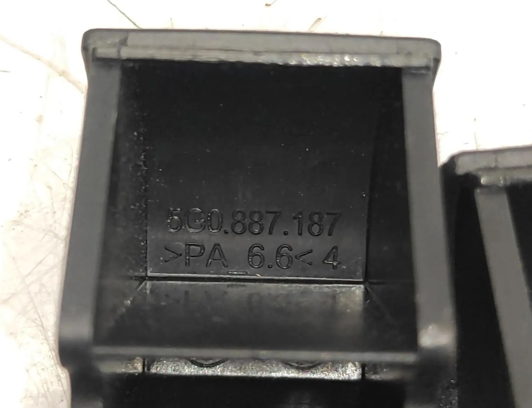 VOLKSWAGEN Golf 8 generation (2019-2023) Other Interior Parts 5G0887233C 30039834