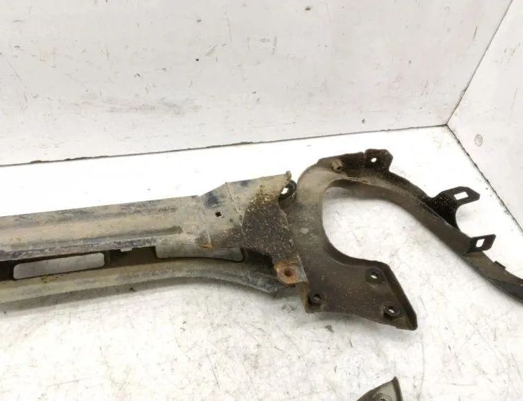 ALFA ROMEO GT 937 (2003-2010) Priekšējā labā spārna kronšteins 639 30362767