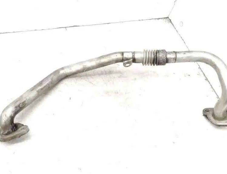 AUDI A4 B7/8E (2004-2008) Трубка рециркуляции отработавших газов 03G131521AK 32414108