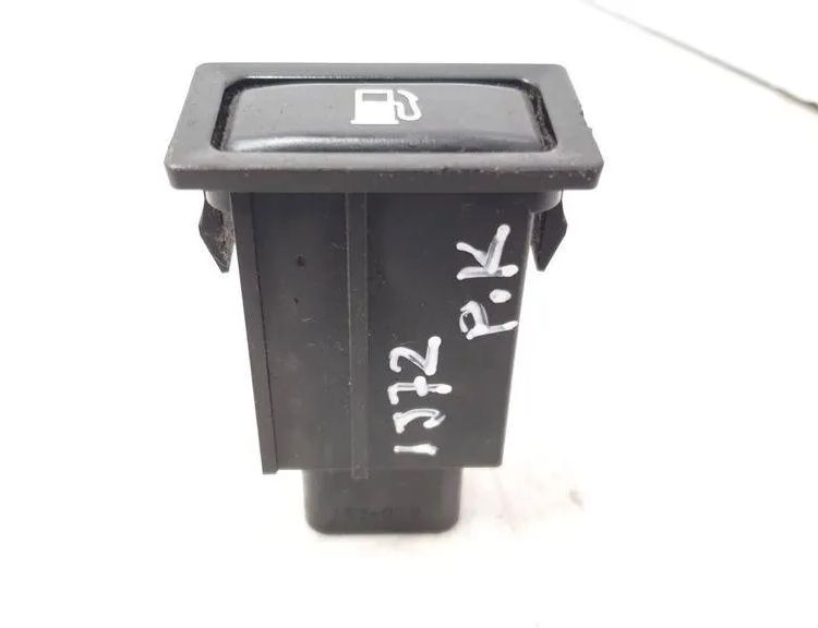 TOYOTA Avensis 2 generation (2002-2009) Переключатель открытия топливного бака 156795 32980045