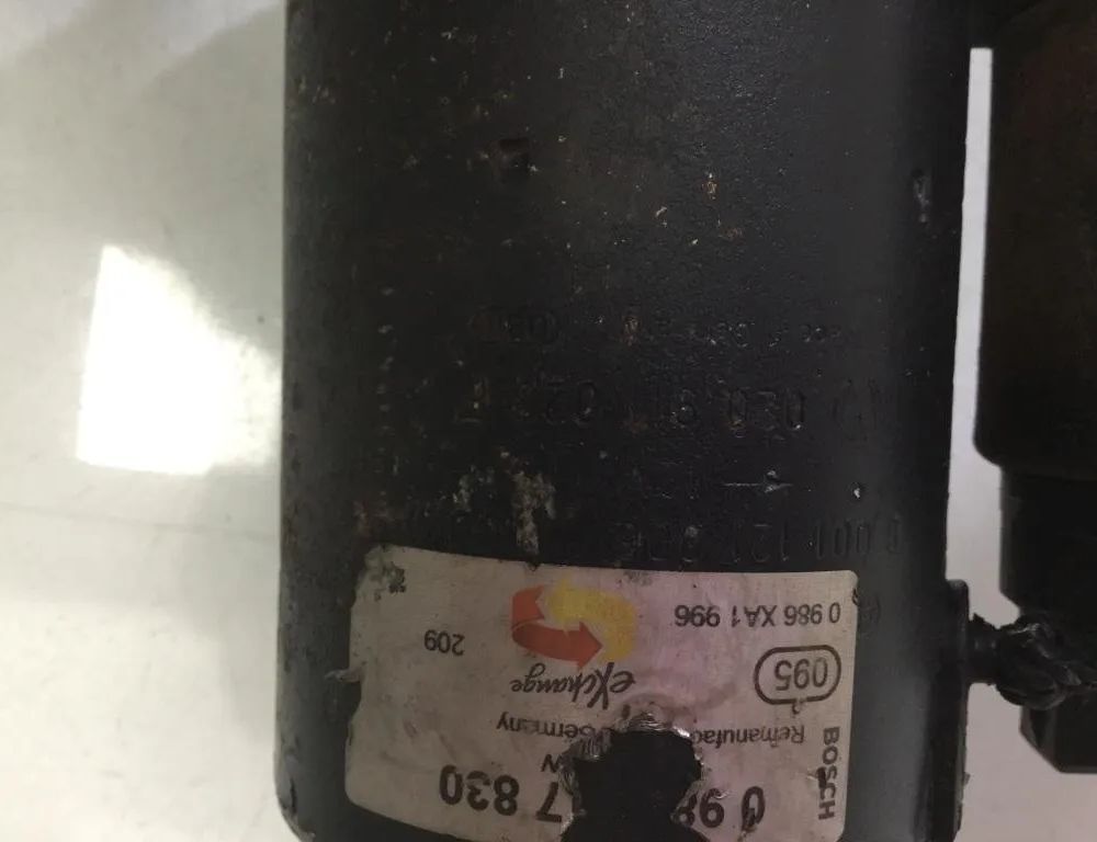 VOLKSWAGEN Golf 4 generation (1997-2006) Starter Motor 020911023F 31281891