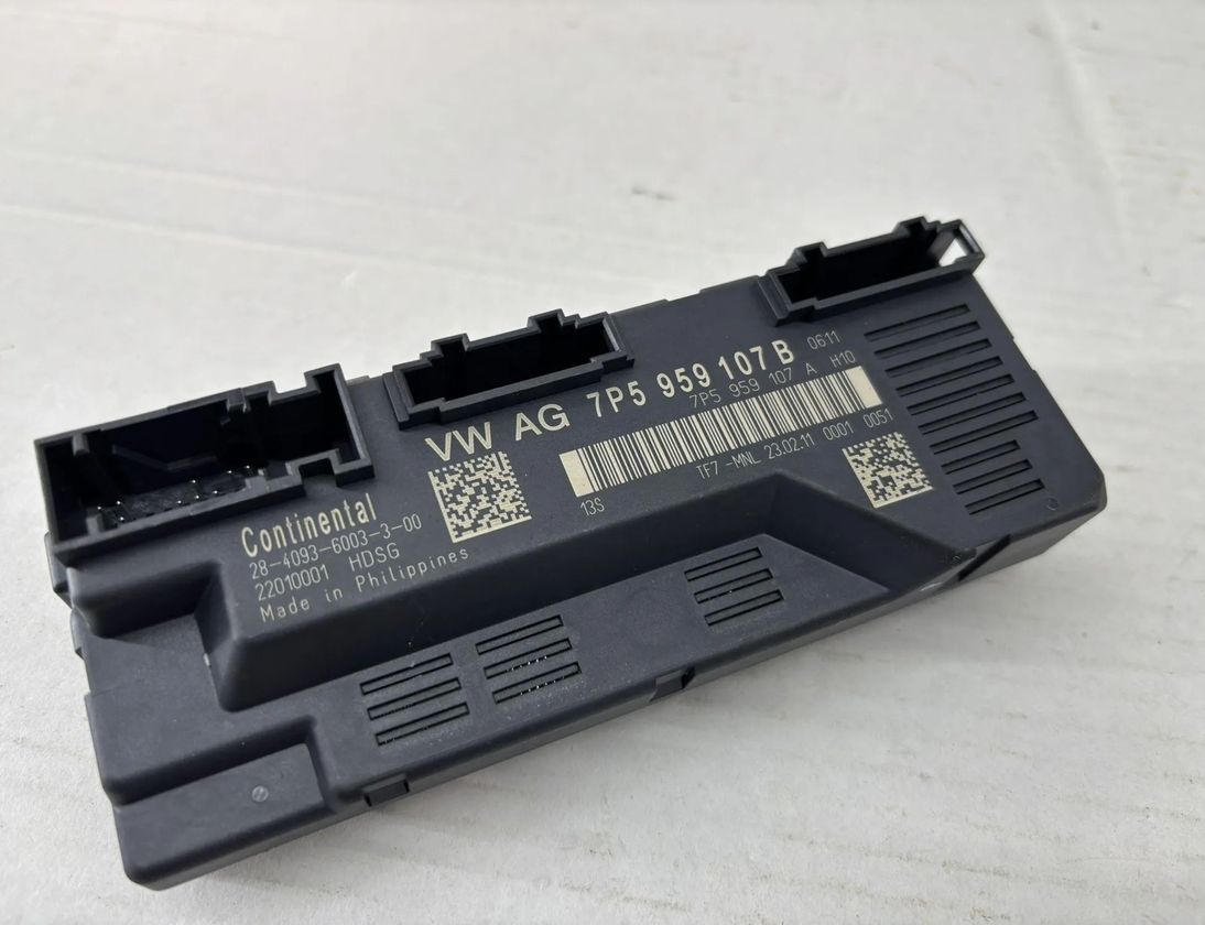 PORSCHE Cayenne 958 (2010-2018) Aizmugurējā vāka / bagāžnieka vadības bloks 7P5959107B 29008919