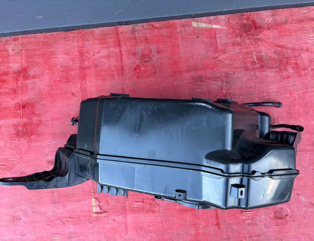 BMW X6 G06 (2019-2024) AdBlue Tank 32810773